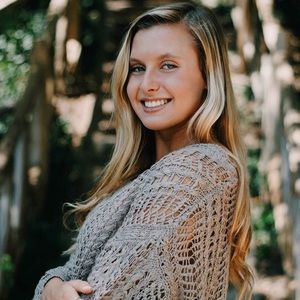 Meet your Posher, Julia